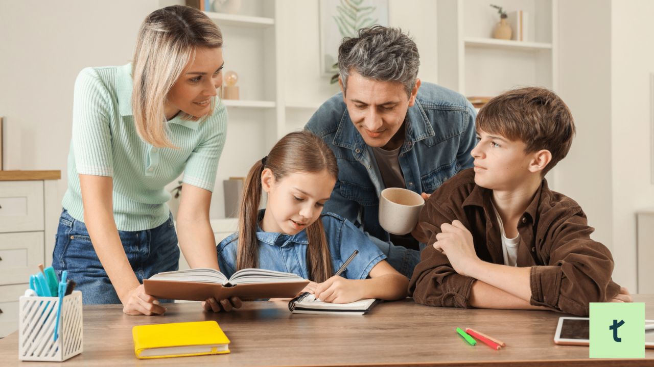 Parenting Tips: पालकांनो! फक्त मुलींनाच नाही मुलांनाही शिकवा ‘या’ गोष्टी; होईल सर्वांगीण विकास