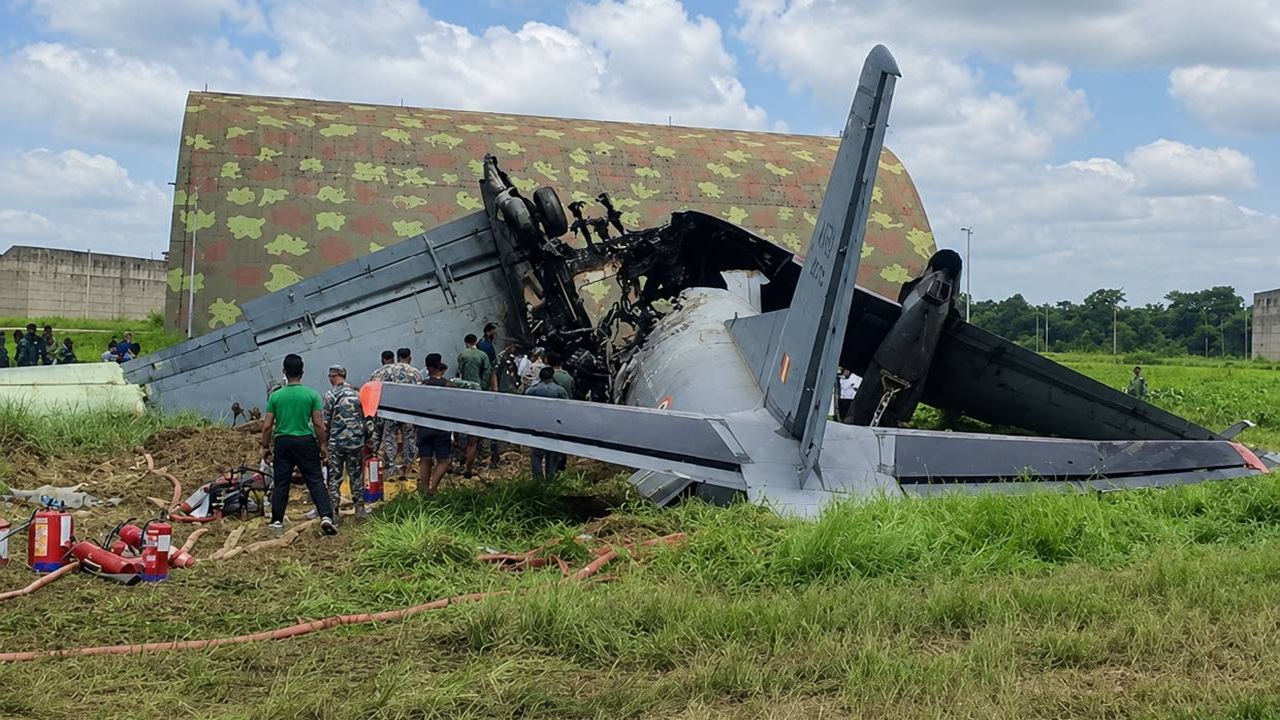 Assam Plane Crash : आसाममध्ये मोठा विमान अपघात! भारतीय वायुसेनेचे AN-32 मालवाहू विमान कोसळले
