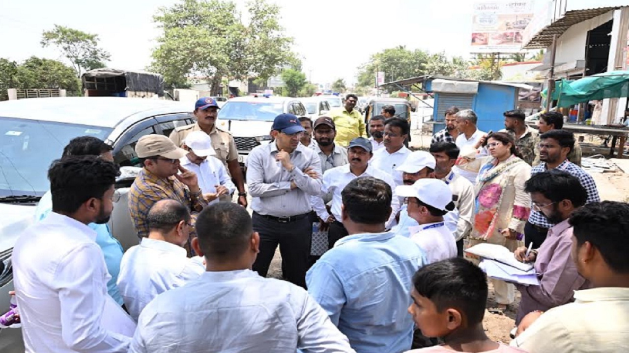 खेडमध्ये पीएमआरडीए आयुक्त ॲक्शन मोडवर; विकासकामांत खो घालणाऱ्यांना थेट कायदेशीर कारवाईचा इशारा