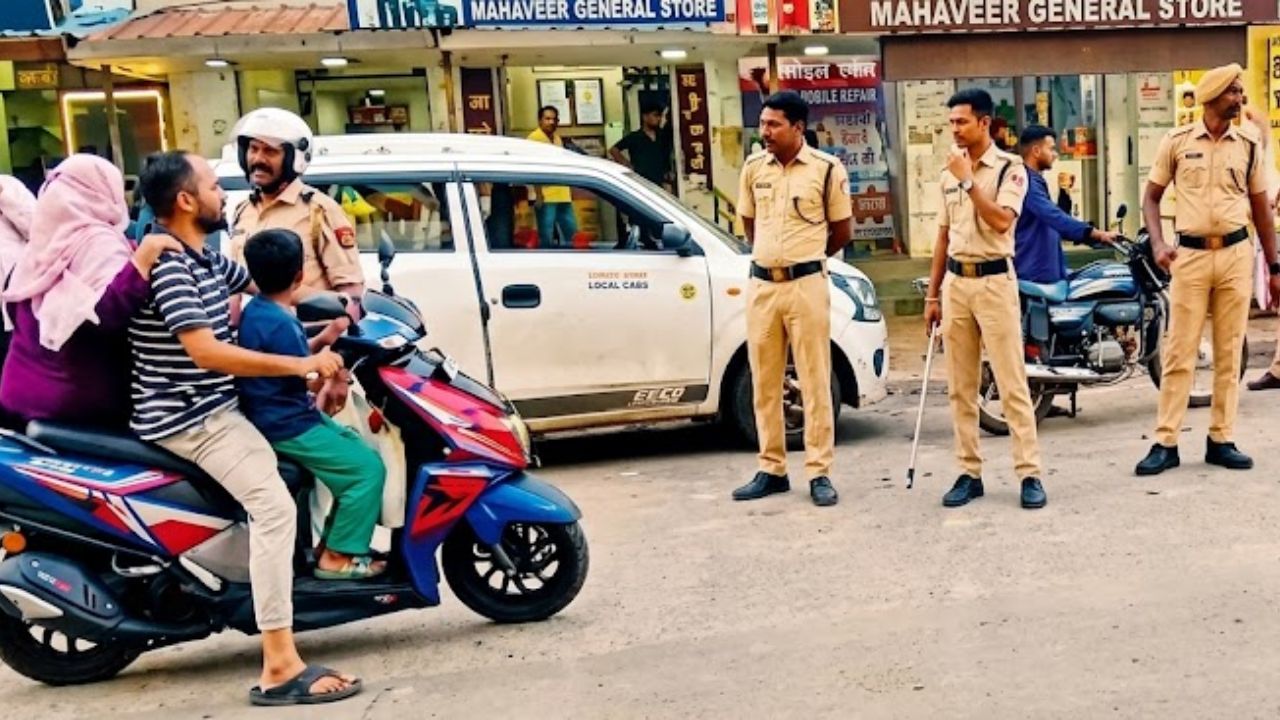 Raigad News: रोह्यात हेल्मेट सक्तीवर नागरिकांचा संताप; ‘सामान्यांऐवजी बेदरकार वाहनचालकांवर कारवाई करा’, स्थानिकांची मागणी