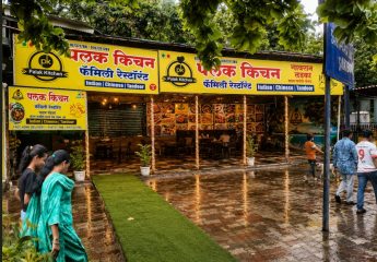 सानपाडा रेल्वेस्टेशन फुटपाथवरील अतिक्रमणाचा प्रश्न कायम; बीएमसीच्या कारवाईनंतरही पुन्हा उभे राहतात अनधिकृत हॉटेल्स आणि दुकाने