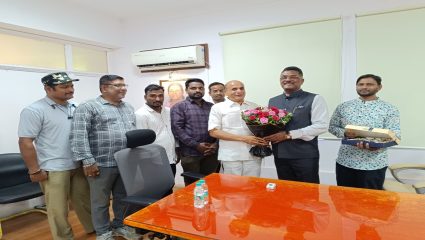 ST Employees: वार्षिक वेतनवाढ, महागाई भत्ता आणि घरभाडे भत्त्याला मंजुरी; एसटी कर्मचाऱ्यांनी मंत्री सरनाईकांचे मानले आभार