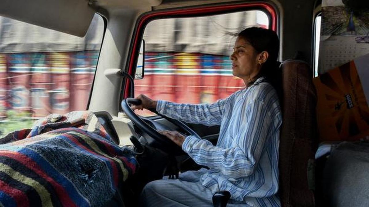 Women success story: भोपाळ ते हैदराबाद… देशातील पहिल्या महिला ट्रक ड्रायव्हरची पहिली संस्मरणीय कथा पहा एका क्लिकवर…
