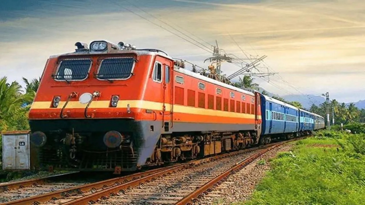 सिंहगड एक्सप्रेससह अनेक लोकल रद्द, काही गाड्या उशिराने धावणार; रेल्वे वाहतुकीवर मोठा परिणाम