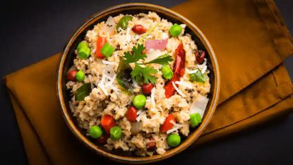 Recipe: सकाळच्या नाश्त्यासाठी हेल्दी आणि टेस्टी पर्याय; घरच्या घरी बनवा पौष्टिक व्हेजिटेबल उपमा, वाचा सोपी रेसिपी