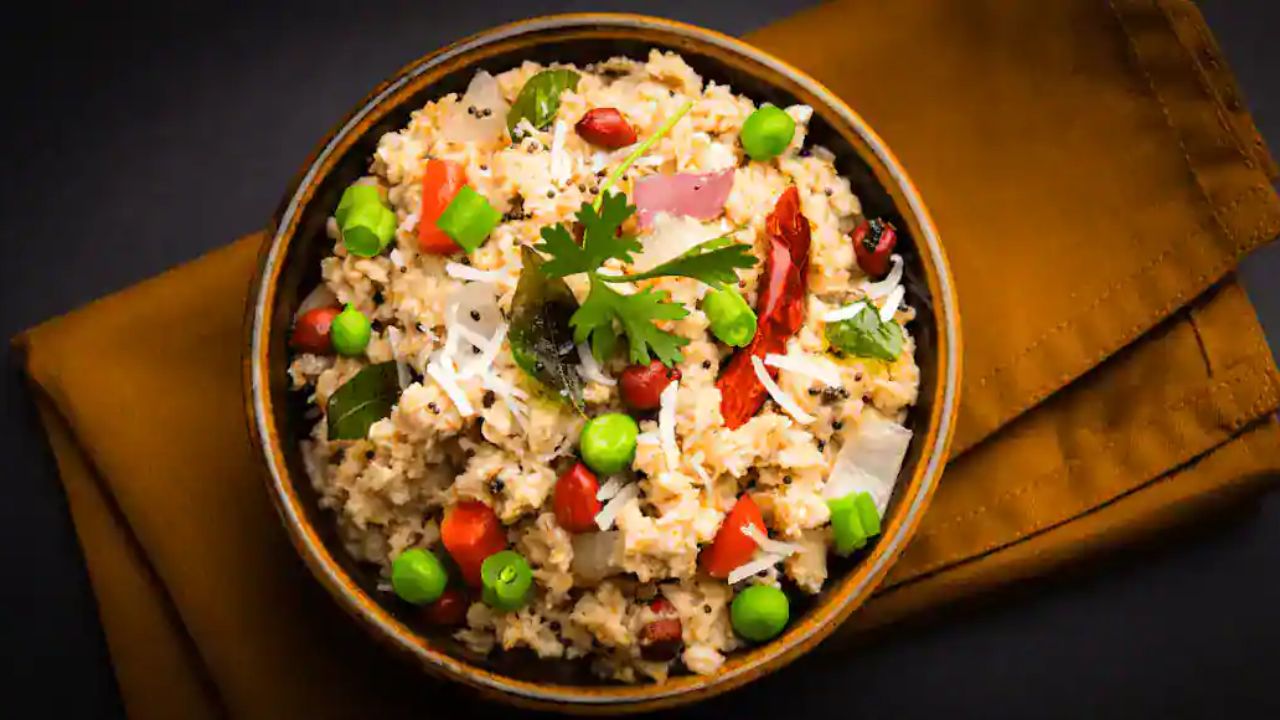 Recipe: सकाळच्या नाश्त्यासाठी हेल्दी आणि टेस्टी पर्याय; घरच्या घरी बनवा पौष्टिक व्हेजिटेबल उपमा, वाचा सोपी रेसिपी