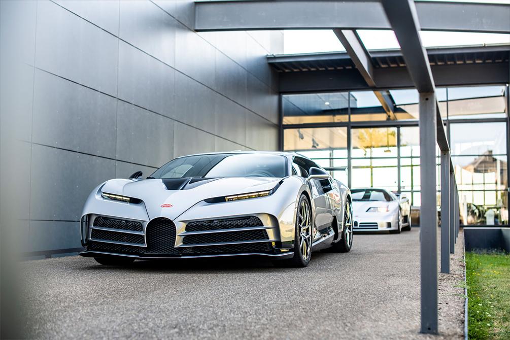 Bugatti Centodieci-सुमारे ९ दशलक्ष डॉलर किंमत असलेली ही कार १९९० च्या EB110 मॉडेलला श्रद्धांजली म्हणून विकसित करण्यात आली. फक्त १० युनिट्स तयार झाल्याने तिची दुर्मिळता अधिक वाढते.