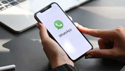30 नोव्हेंबरपासून या iPhone वर बंद होणार WhatsApp सपोर्ट! वेळीच करा हे महत्त्वाचं काम, अन्यथा…