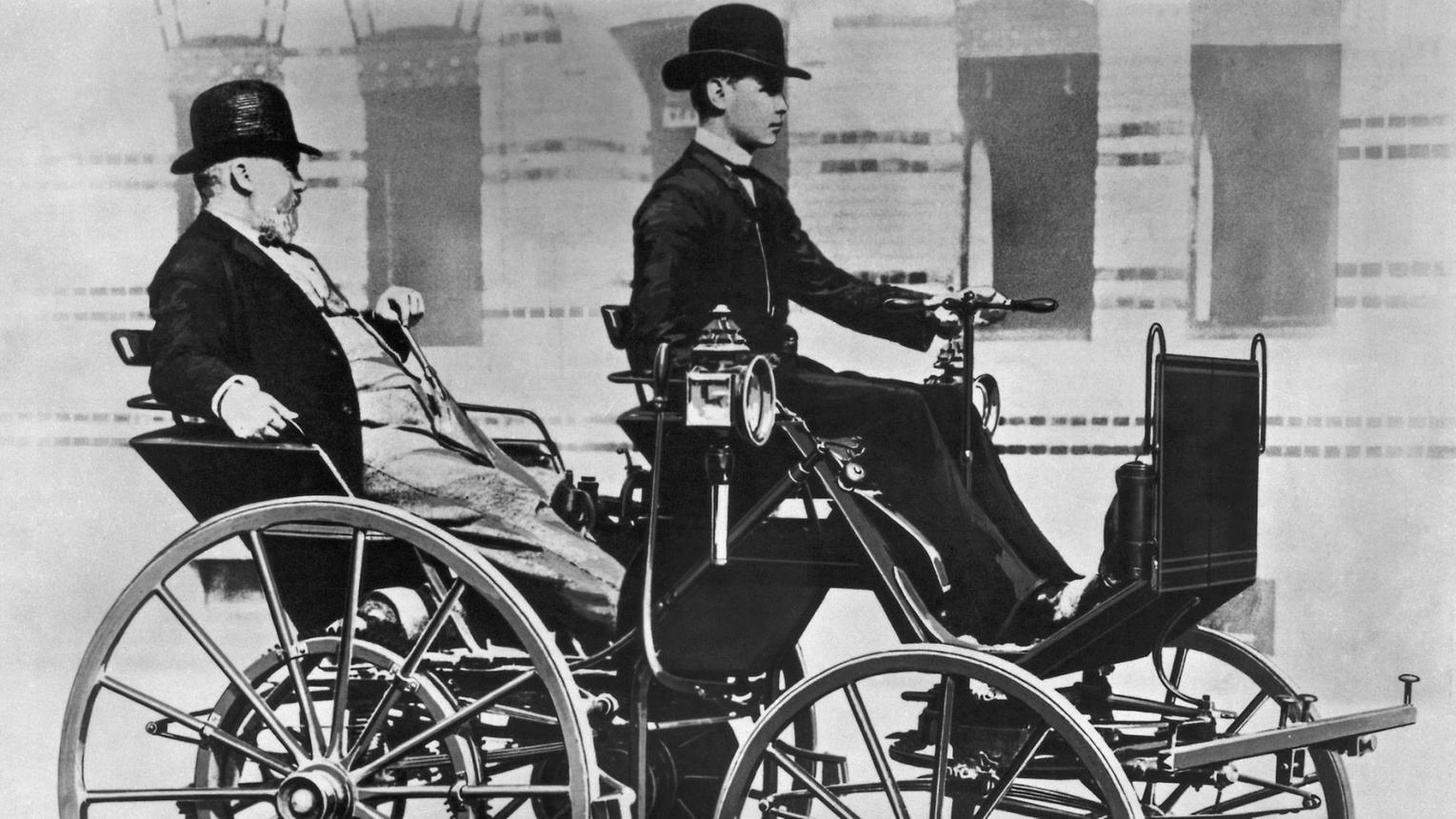 Daimler Motor Carriage (जर्मनी)- Gottlieb Daimler यांनी तयार केलेल्या या वाहनाने आधुनिक मोटारगाड्यांच्या विकासाला चालना दिली. जर्मनीतील वाहनप्रेमींमध्ये आजही याचे विशेष आकर्षण आहे.