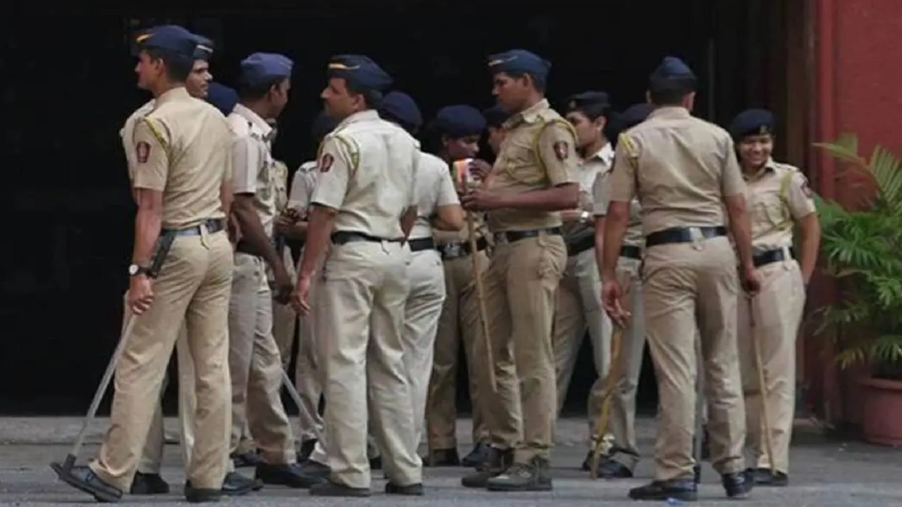 पुणे पोलिसांचा कडक आदेश; नेमप्लेट लपविणाऱ्या पोलिसांवर होणार ‘ही’ मोठी कारवाई