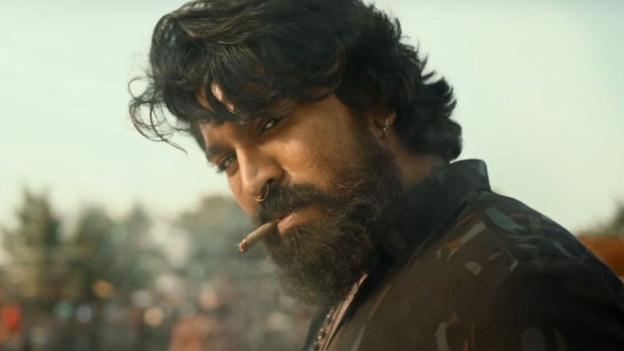 'पेड्डी' राम चरण आणि जान्हवी कपूर यांची प्रमुख भूमिका असलेला 'पेड्डी' हा स्पोर्ट्स ड्रामा चित्रपट १६ जुलै रोजी Netflix वर प्रदर्शित होणार आहे. या चित्रपटाबाबत OTT प्रेक्षकांमध्ये मोठी उत्सुकता पाहायला मिळत आहे.