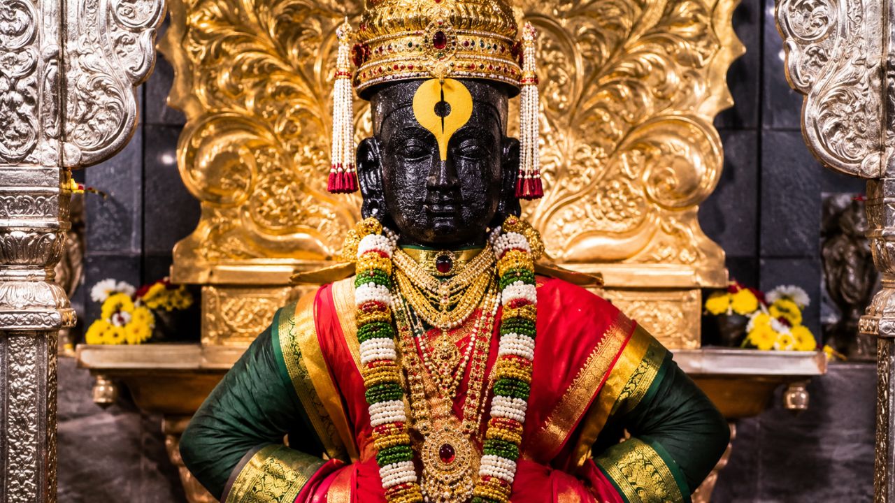 Ashadhi Ekadashi Special: भगवान विठ्ठलांच्या गळ्यात वैजयंती माळा का असते, जाणून घ्या त्यामागील कारणे
