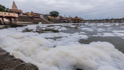 Ashadhi Wari 2026 : लाखो वारकऱ्यांच्या श्रद्धेची इंद्रायणी प्रदूषणाच्या विळख्यात; केमिकलयुक्त प्रदूषणामुळे वारकऱ्यांची चिंता वाढली