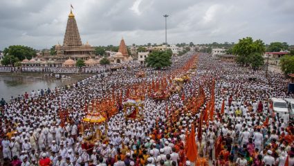 Ashadhi Wari 2026: आषाढी वारीची हजारो वर्षांच्या गौरवशाली परंपरेची कशी झाली सुरुवात, जाणून घ्या इतिहास आणि महत्त्व