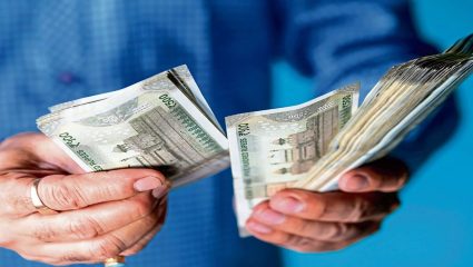 Salary Hike : केंद्रीय कर्मचाऱ्यांच्या पगारावर ‘सरप्राईज’; काही दिवसांत होऊ शकते मोठी घोषणा