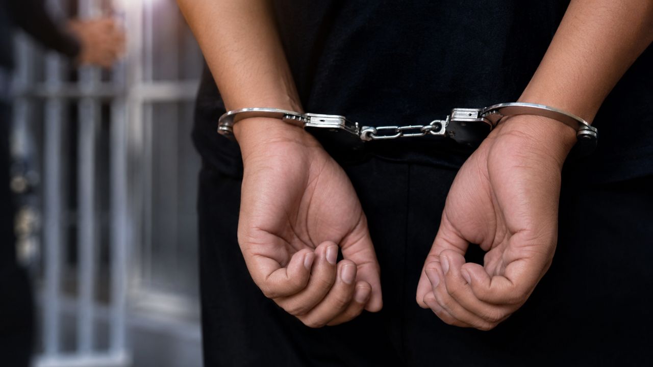 Chandrapur Crime : नवजात बाळ विक्री प्रकरणाला राजकीय वळण; भाजपशी संबंधित दोन महिला पदाधिकाऱ्यांना अटक