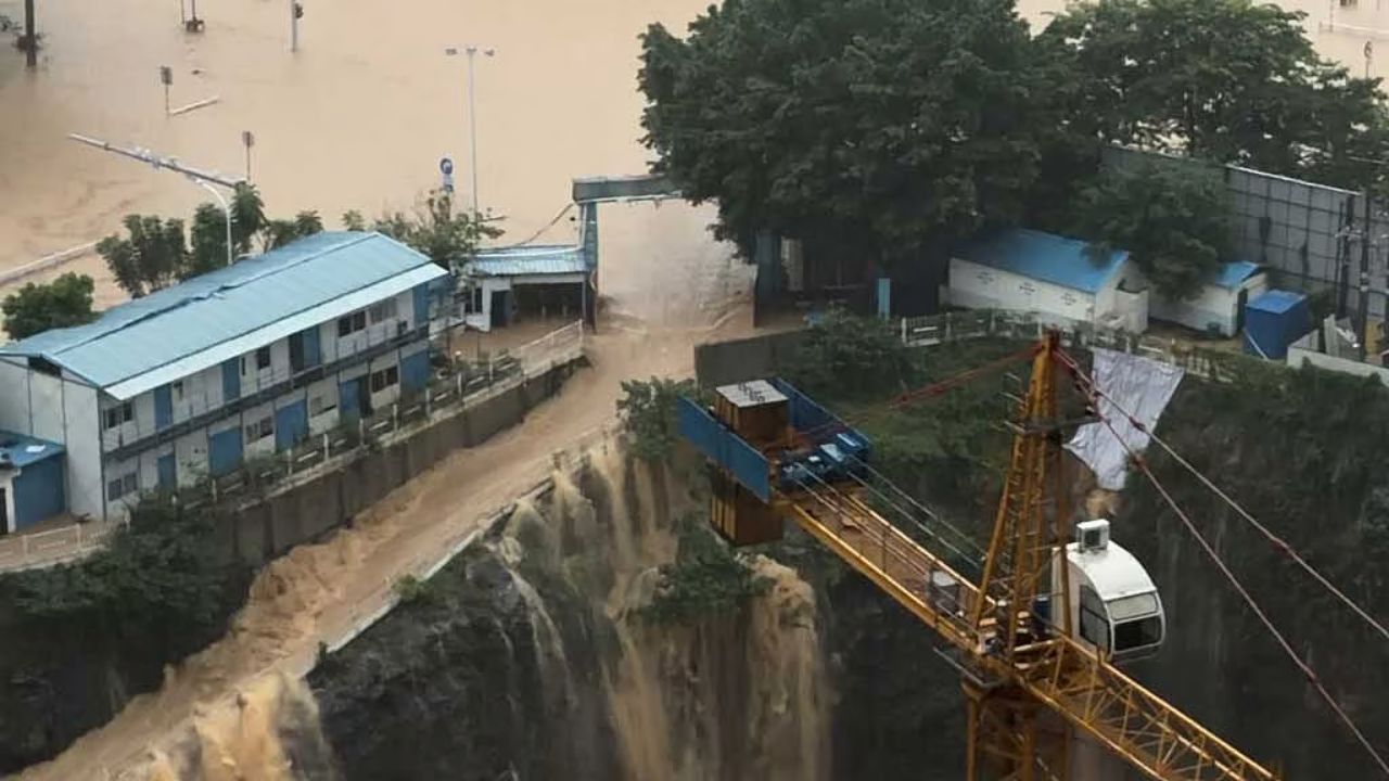 China Storms : चीनमध्ये निसर्गाचा दुहेरी कहर! हुबेईत वादळामुळे ८ जणांचा बळी; ‘Bavi’ चक्रीवादळाचाही धोका उंबरठ्यावर