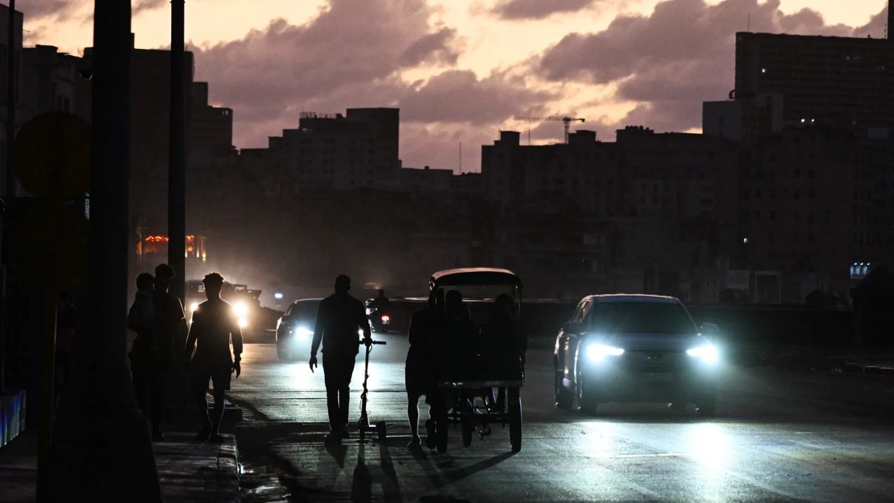 Cuba Blackout :ट्रम्प यांच्या ‘तेल नाकेबंदी’मुळे क्युबामध्ये पुन्हा अंधार; एकाच आठवड्यात दुसऱ्यांदा संपूर्ण देशव्यापी ब्लॅकआउट