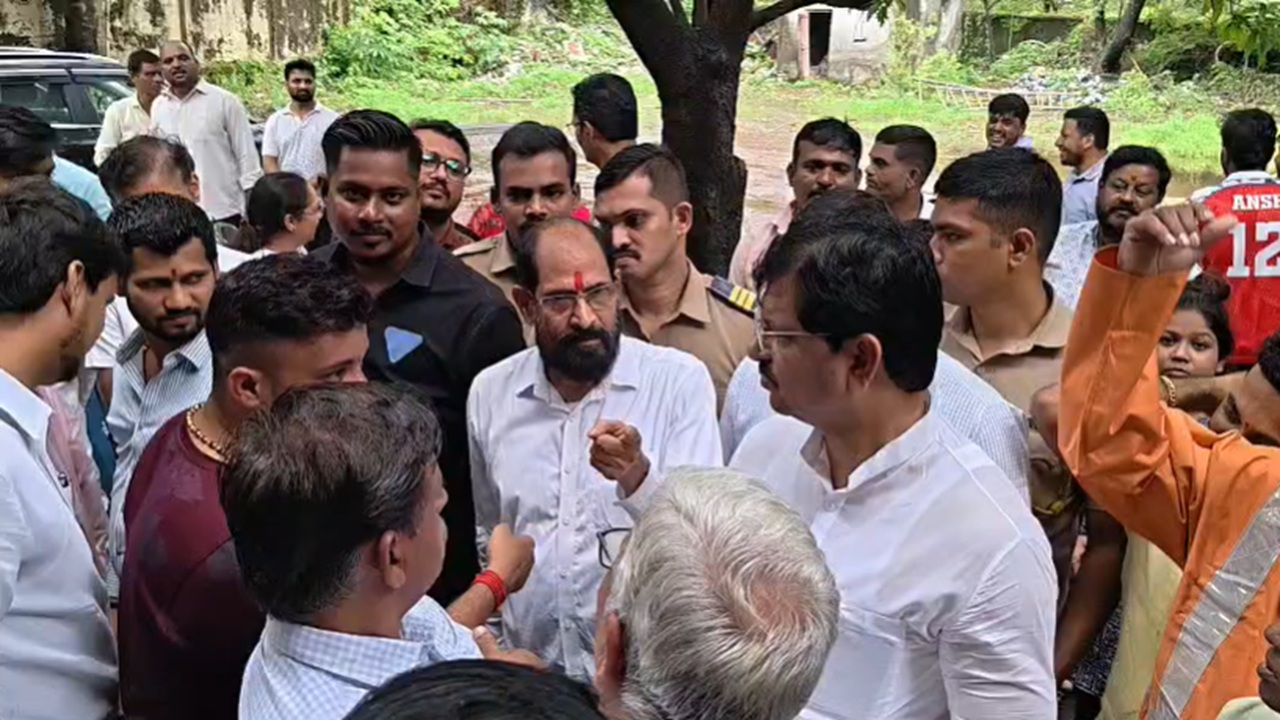 Neral Power Outage: तीन दिवसांपासून नेरळचा वीजपुरवठा खंडित; महेंद्र थोरवे मैदानात, अधिकाऱ्यांना फटकारले