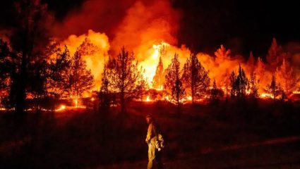Europe Wildfire: युरोपच्या इतिहासातील सर्वात भयंकर वणवयाचा थरार;15 जणांचा मृत्यू, 3 लाख लोकांचे पलायन
