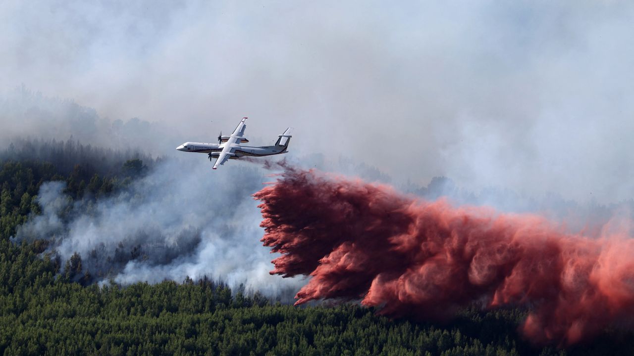 France-Spain Wildfire : स्पेन-फ्रान्समधील जंगलातील आगींचा कहर; उष्णतेमुळे युरोपमध्ये दुष्काळाचे संकट, मृतांच्या आकड्यात वाढ