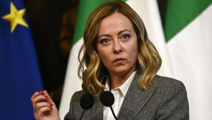 Italy Elections : इटलीच्या राजकीय पटावर नवा डाव! पंतप्रधान जॉर्जिया मेलोनी यांचे नवीन निवडणूक सूत्र; विरोधकांनी का ओढले शरसंधान?