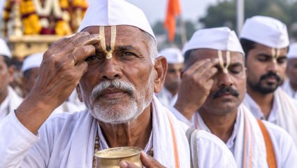 Ashadhi Wari 2026: वारकरी गोपीचंदन का लावतात, जाणून घ्या त्यामागील कारणे