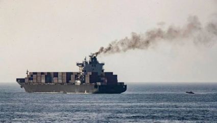 Hormuz Ship Attack : होर्मुझमध्ये पुन्हा तणाव! दोन जहाजांवर भीषण मिसाइल हल्ला; अमेरिकेचा थेट इराणवर आरोप