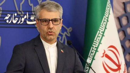 US-Iran Conflict : इराणचा यु-टर्न? अमेरिकेसोबत चर्चेचे दरवाजे खुले असल्याचे संकेत; होर्मुझबाबत मोठे विधान