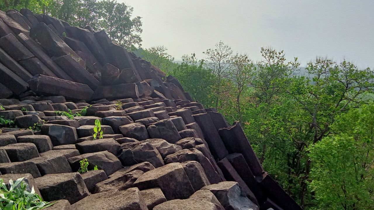 Kavadiya Hills: ‘हे’ गाणारे दगड भारताचं 6 कोटी वर्षे जुने नैसर्गिक संगीत; डोंगरांमध्ये लपलेलं आहे ‘असे’ जादुई रहस्य