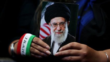 Khamenei Funeral : ‘रक्ताचा बदला घेऊ’, खामेनेईंच्या अंत्यसंस्कारापूर्वी इराणचा कडक इशारा; अमेरिकेसोबतची चर्चा पुन्हा रखडली?