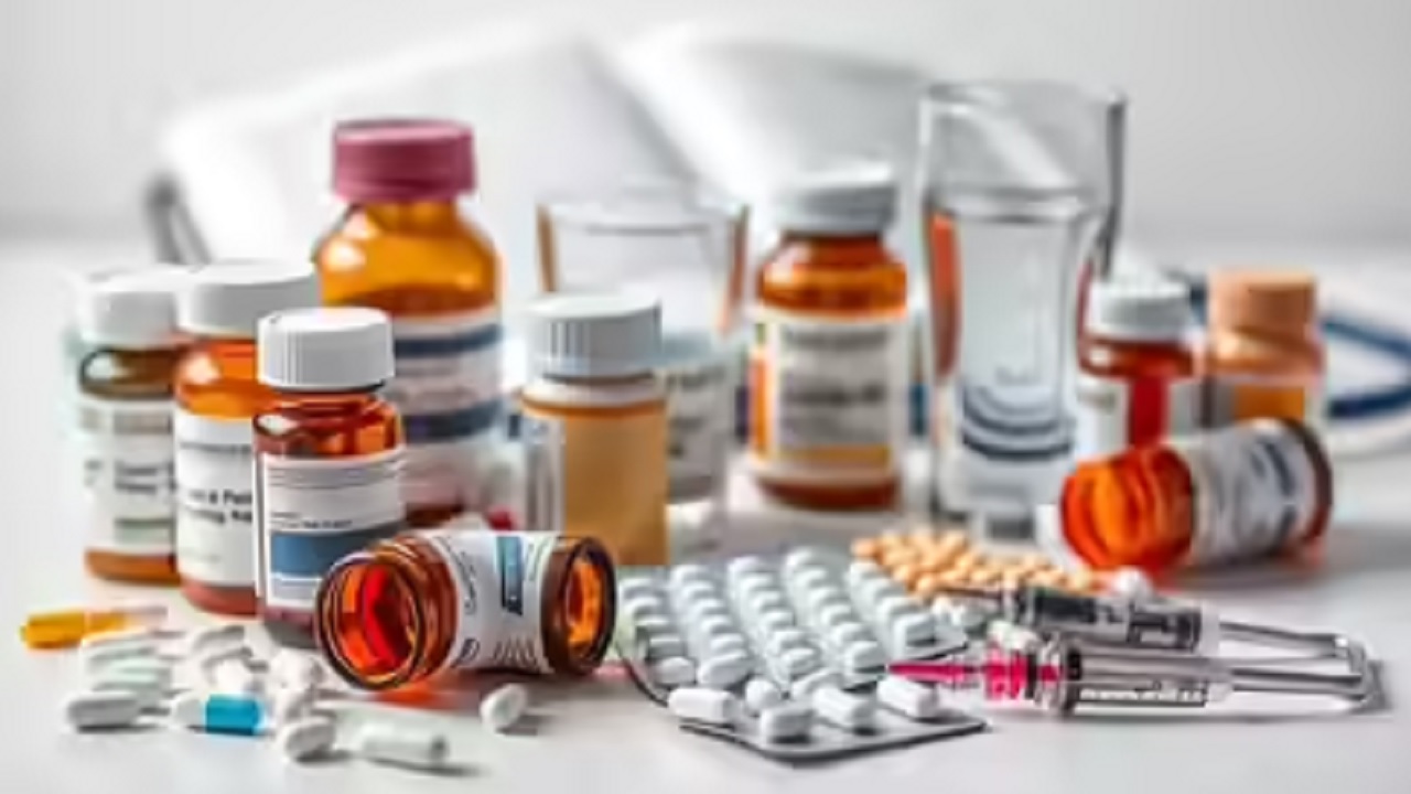 मलम कागदावर, औषध रिकाम्या बाटल्यांमध्ये; FDA च्या तापासातून दवाखान्यांतील धक्कादायक प्रकार उघड