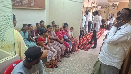 Satara News:’ठेकेदाराशी संपर्क साधा’ म्हणत प्रशासनाने झटकले हात; ठेकेदार कोण? कंत्राटी कर्मचाऱ्यांमध्ये  खळबळ