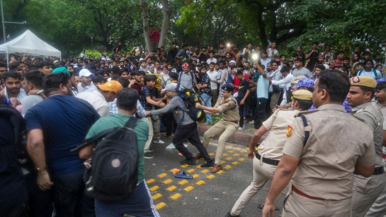 CJP Parliament March LIVE:  लाठीचार्जाच्या आरोपांवर दिल्ली पोलिसांचे स्पष्टीकरण