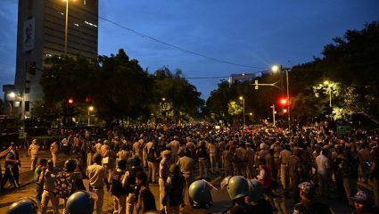 Protest Day 34: जंतरमंतरवरील रात्रीच्या राड्यानंतर आता कशी आहे परिस्थिती? रात्री नेमकं काय घडलं?
