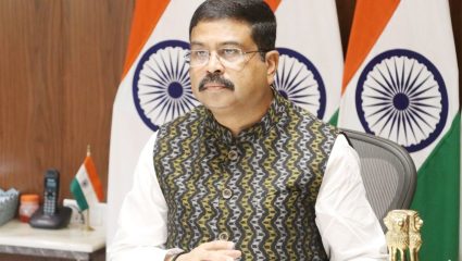 Dharmendra Pradhan Resigns: मोदी सरकार झुकले! विद्यार्थ्यांच्या दबावानंतर १२ वर्षांत पहिल्यांदाच केंद्रीय मंत्र्याचा राजीनामा