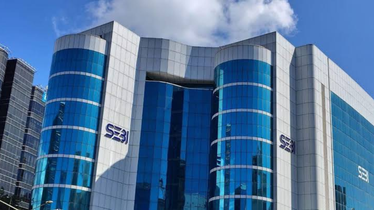 SEBI ने कर्मचाऱ्यांसाठी कडक केले नियम! Share Market मध्ये गुंतवणुकीवर आणली गदा, नोकरी बदलण्यावरही वाढली देखरेख