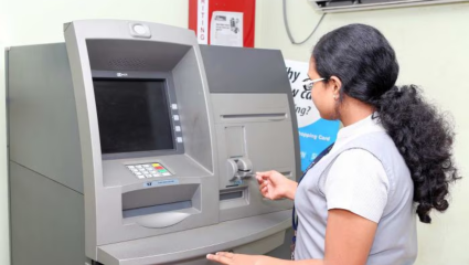 काय सांगताय? ATM मोठ्या संख्येने बंद होणार, मग कॅश कशी काढायची? बँकांचा ‘हा’ नवीन मास्टरप्लॅन, जाणून घ्या