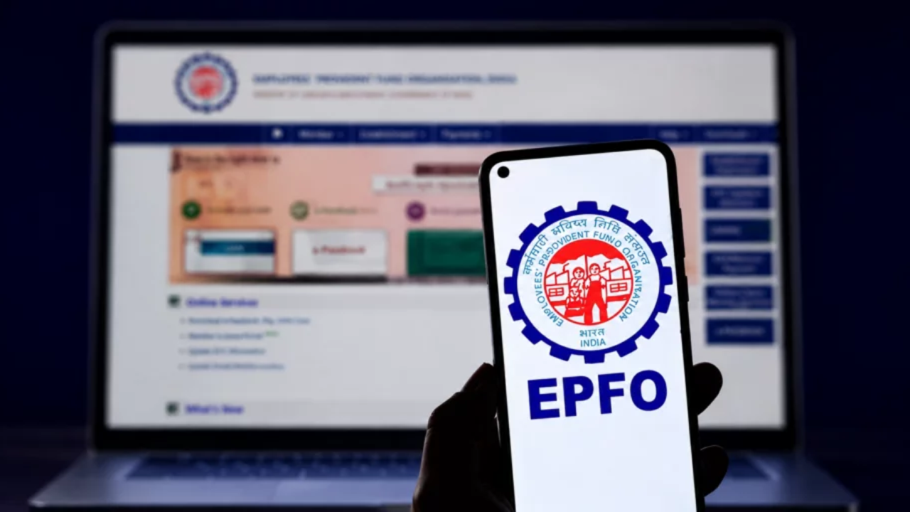 PF खातेधारकांनो लक्ष द्या! EPFO चे पोर्टल सुरू झालंय, पण दोन मोठ्या सेवा बंद केल्या; ‘या’ ॲपवरुन होणार तुमचं काम