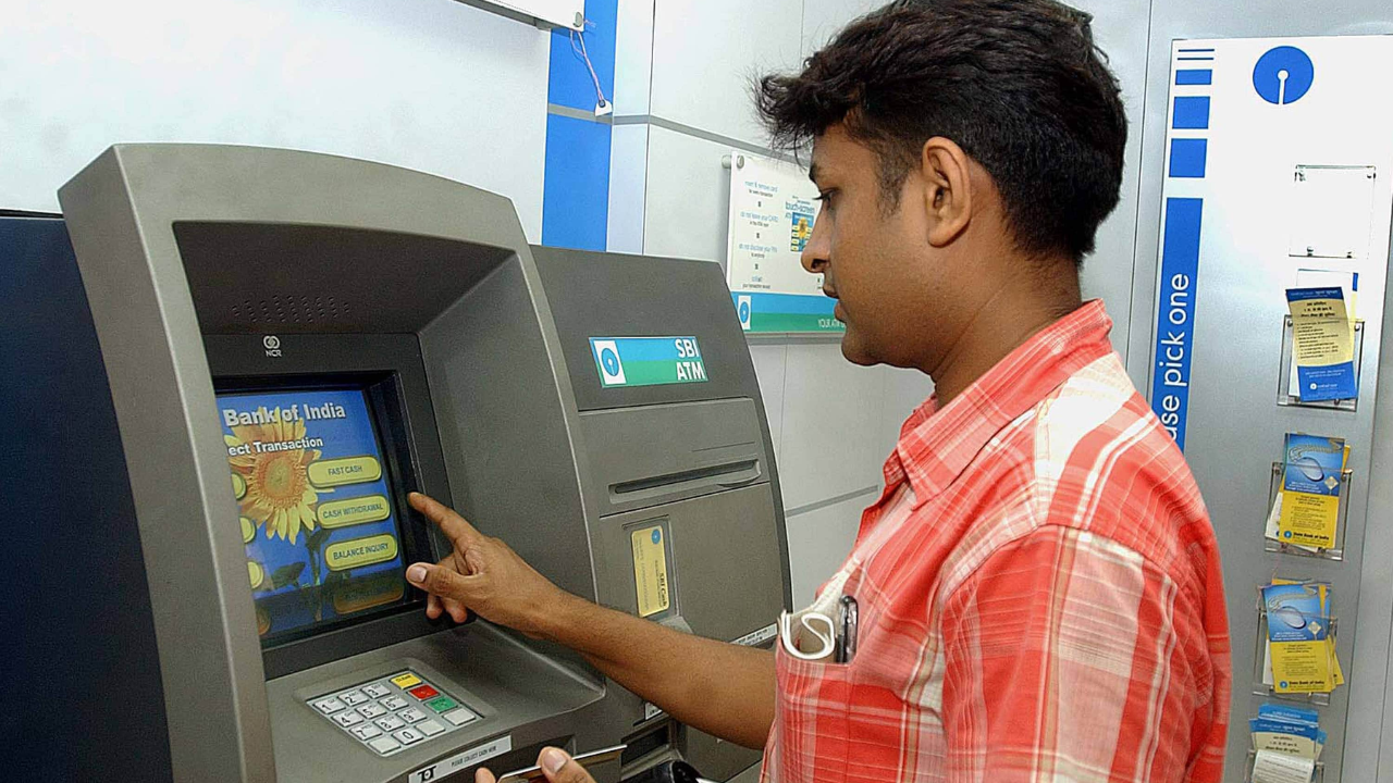 Cash Shortage: देशभरातील ATM रिकामी? कॅश टंचाईच्या पार्श्वभूमीवर RBI ची मोठी कारवाई, बँकांना दिले कडक आदेश