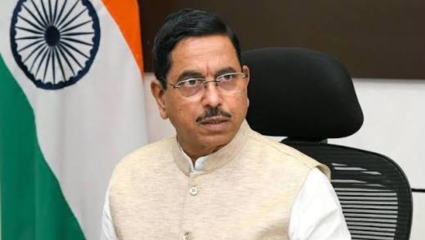 कोटींचे मालक आहेत भारताचे नवे शिक्षण मंत्री! प्रतिज्ञापत्रातील आकडेवारीतून समोर आली Pralhad Joshi यांची संपत्ती