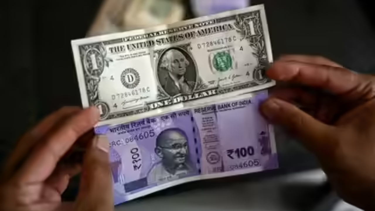 Rupee vs Dollar: डॉलरला झटका! अचानक का मजबूत होतोय भारतीय रुपया? सलग चौथ्या दिवशी दमदार कामगिरी; ही आहेत महत्त्वाची कारणं