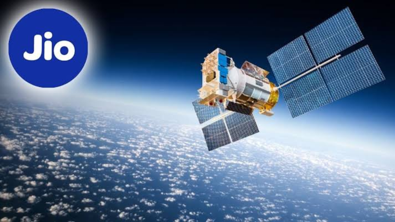 Jio Satellite Internet: मुकेश अंबानी देणार इलॉन मस्कला टक्कर, भारताचे पहिलं ‘स्वदेशी’ सॅटेलाइट नेटवर्क! काय होणार फायदे?