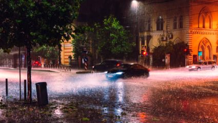 Maharashtra Rain Alert: राज्यावर मोठं संकट; घराबाहेर जाणं टाळा, काही तासांमध्ये मुंबईसह कोकणात…