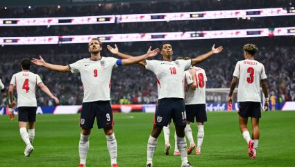 हवामान खराब, रेड कार्डचा झटका…!England ने Mexico चे ‘ते’ स्वप्न केले चक्काचूर, Fifa World Cup मध्ये…