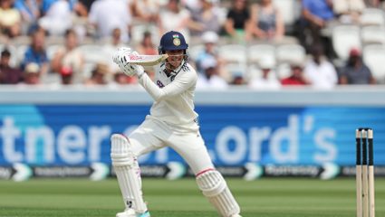 IND W Vs ENG W Live: इंग्लंडविरुद्ध स्मृतीने लढवली खिंड! क्रिकेटच्या पंढरीत खेळला जातोय एकमेव कसोटी सामना