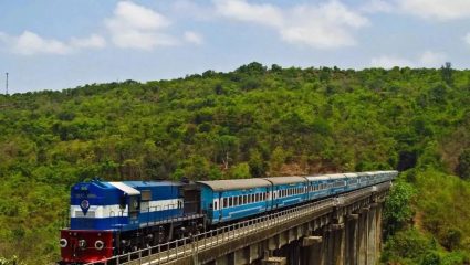 कोकणवासियांना मोठा दिलासा! गणेशोत्सवासाठी Railway चा मोठा निर्णय; ‘इतक्या’ विशेष गाड्या सोडणार