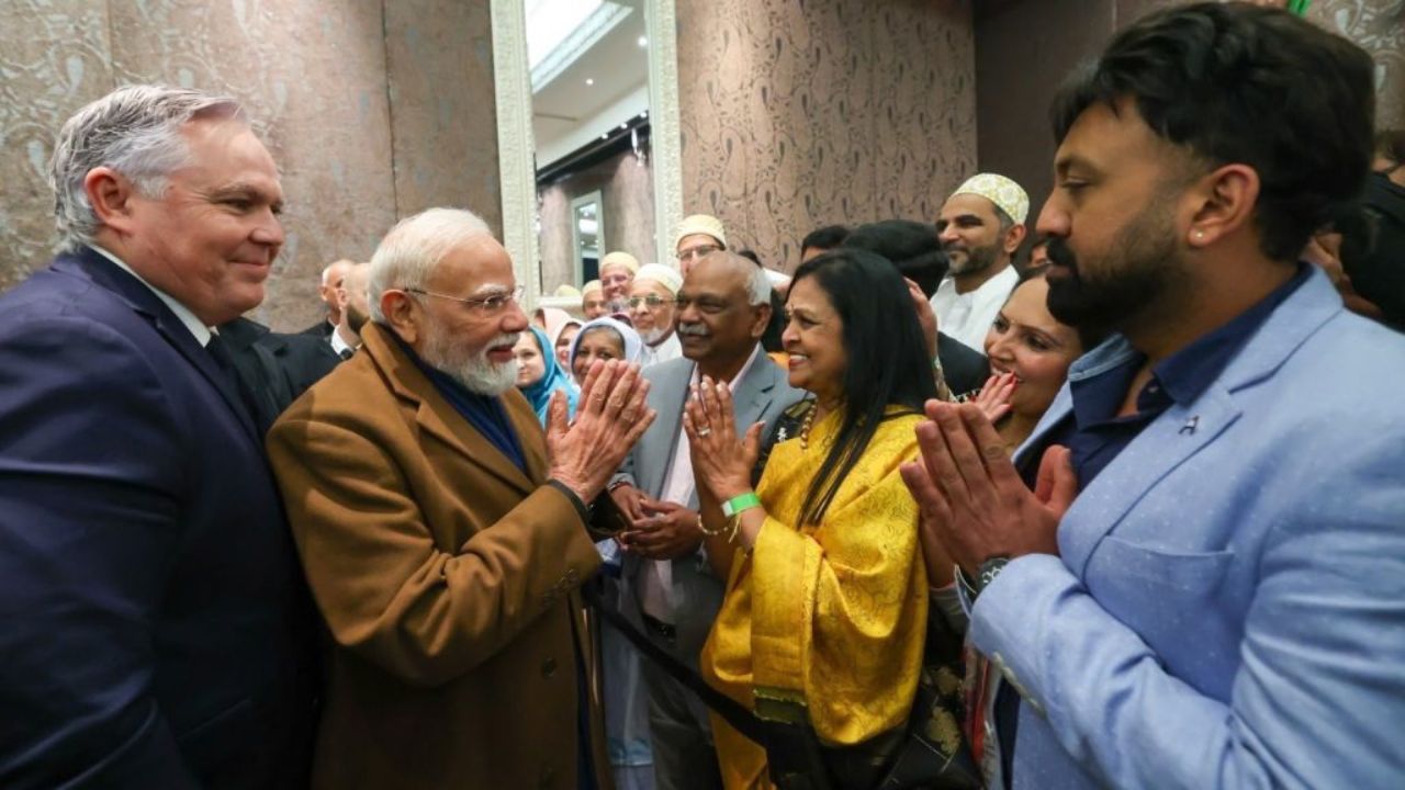 PM Modi NZ Visit: ’30 वर्षांपूर्वी मित्राने दिलेला ‘तो’ मफलर…’; पंतप्रधान मोदींनी न्यूझीलंड दौऱ्यात सांगितला ‘तो’ भावनिक प्रसंग