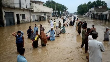 Flood News : भारताच्या शेजारी देशात मुसळधार पावसाचा हाहा:कार; १२ जणांचा मृत्यू, अनेक जखमी