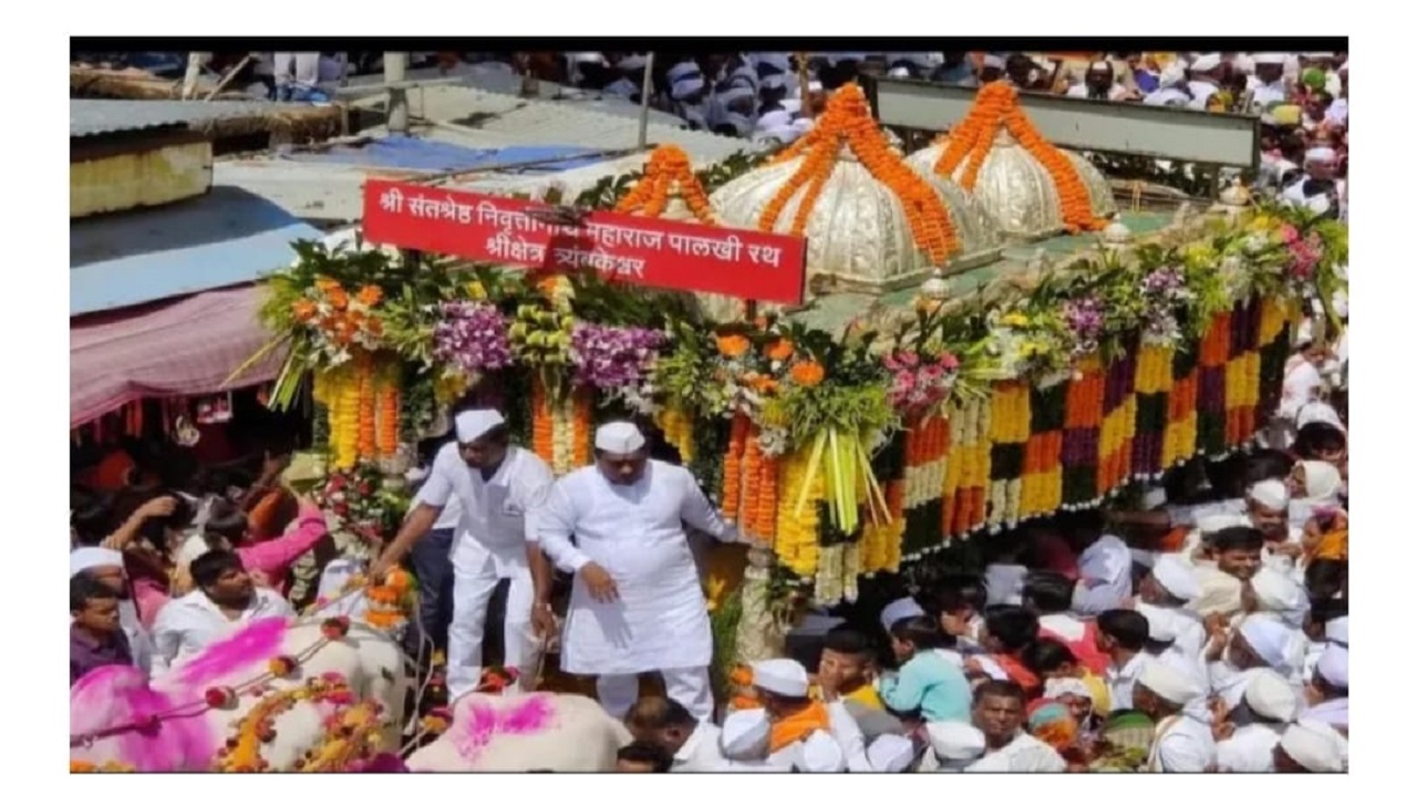 संत निवृत्तीनाथ महाराजांच्या माऊलींचा पालखी सोहळा करमाळ्यात; वारकऱ्यांसाठी विविध सोयीसुविधा